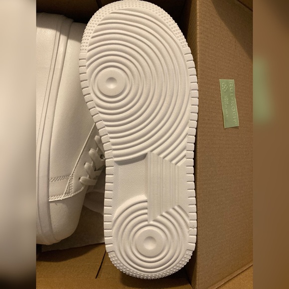 Lace-Up Front Flatform Skate Shoes - Picture 6 of 7